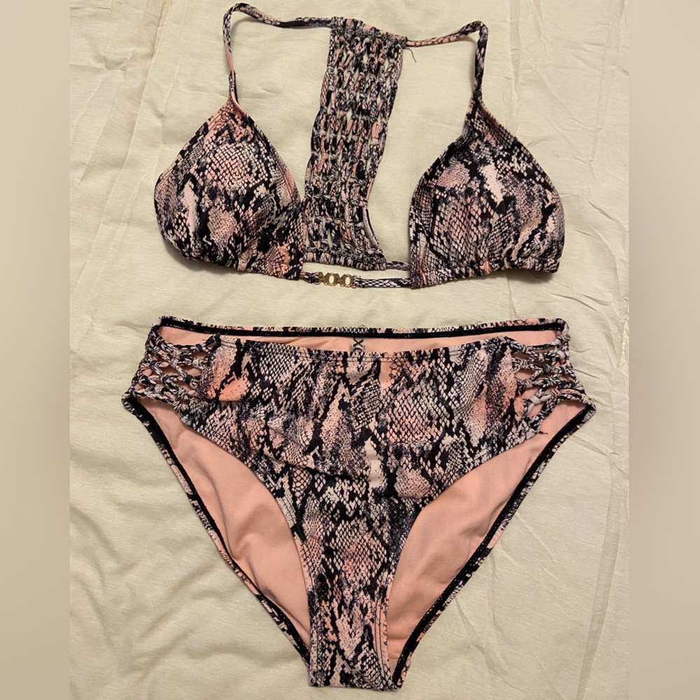 NWOT XOXO BIKINI BATHING SUIT